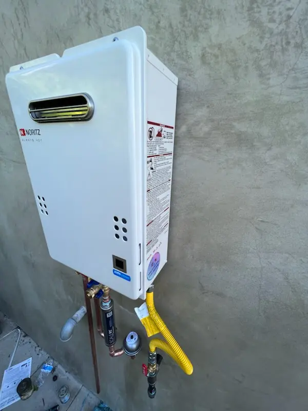 Tankless water heater installation for Longwood Highlands homes